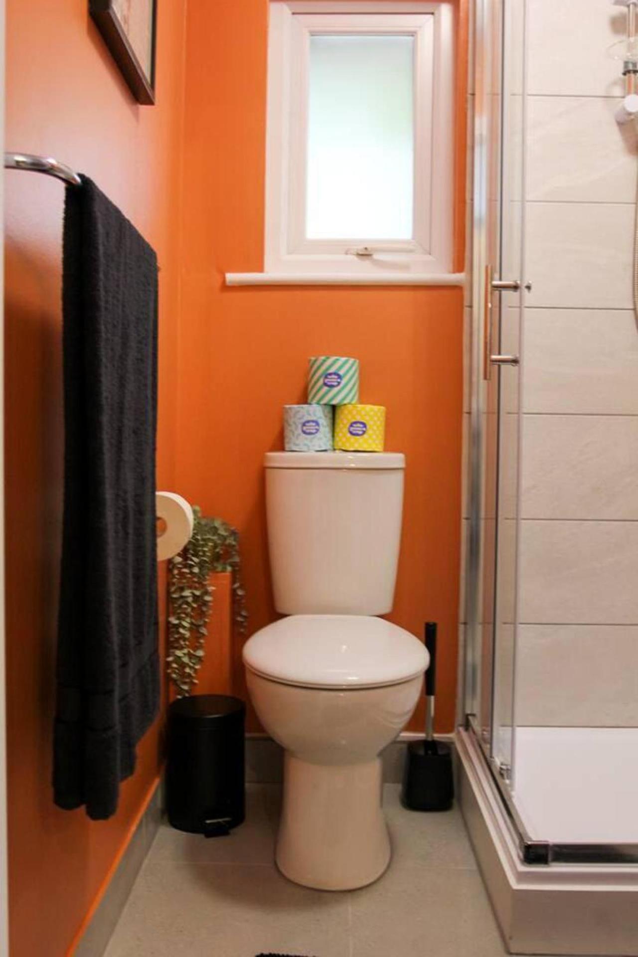 Studio-sleeps 4-10 Min H Potter-17 Min London Watford (Hertfordshire)
